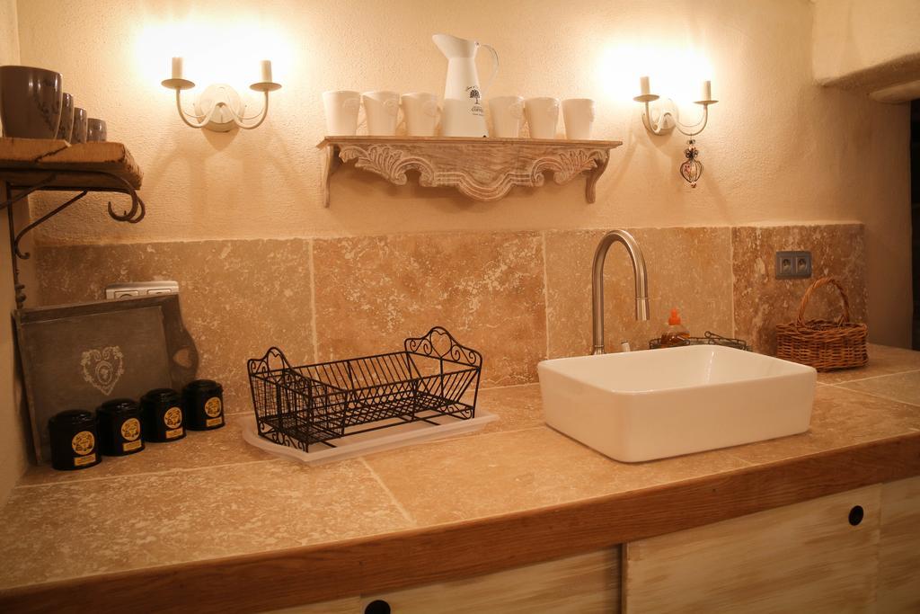 Gite Marceline Saint-Guilhem-le-Desert Room photo