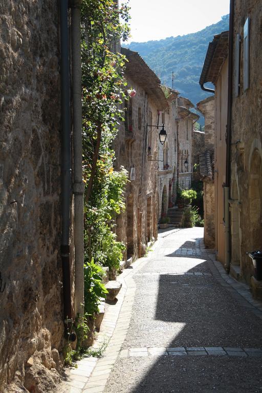 Gite Marceline Saint-Guilhem-le-Desert Exterior photo